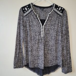 Lucky Brand Women's Black White Embroidered Long Sleeve V-Neck Pullover Top Sz S